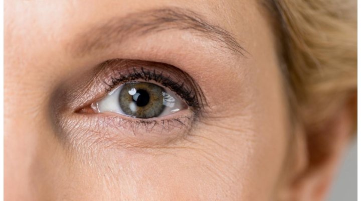 Contorno occhi: come scegliere il prodotto giusto per ogni età Contorno occhi: come scegliere il prodotto giusto per ogni età