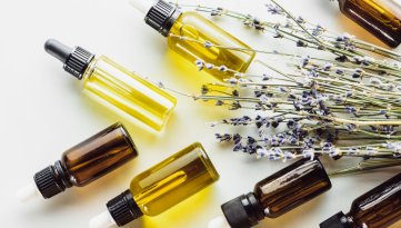 Pelle secca e screpolata? Ecco i rimedi must-have