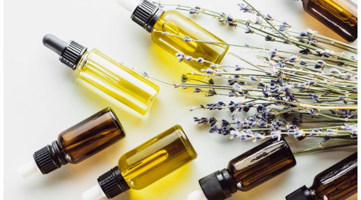 Pelle secca e screpolata? Ecco i rimedi must-have Pelle secca e screpolata? Ecco i rimedi must-have